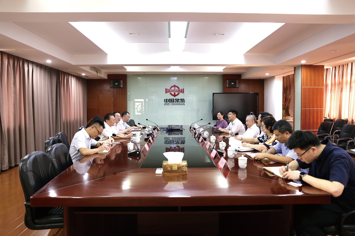 國(guó)開行江蘇分行領(lǐng)導(dǎo)一行蒞臨常柴調(diào)研交流_副本.jpg